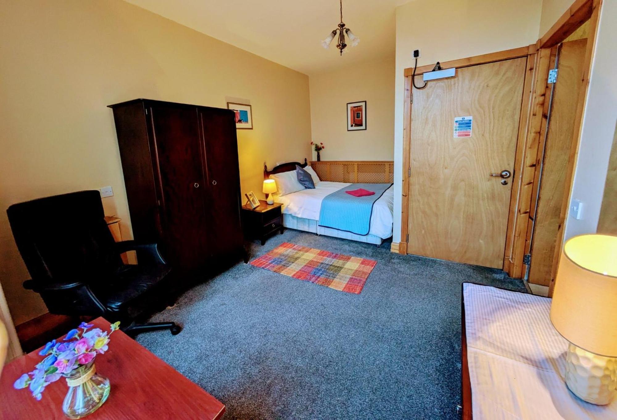 Hollybank - Ensuite Room & Use Of Large Shared Kitchen Dumfries Dış mekan fotoğraf