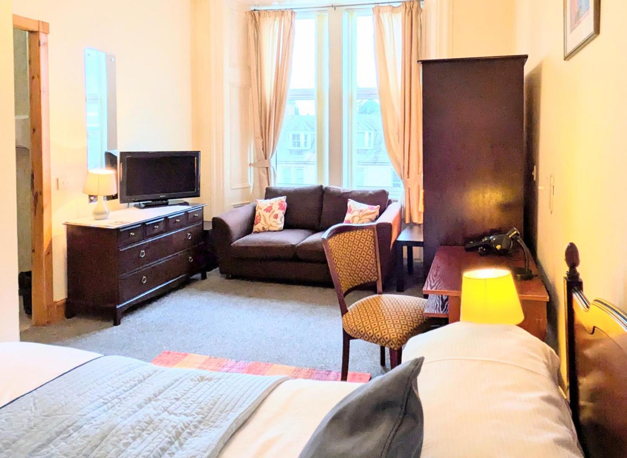 Hollybank - Ensuite Room & Use Of Large Shared Kitchen Dumfries Dış mekan fotoğraf