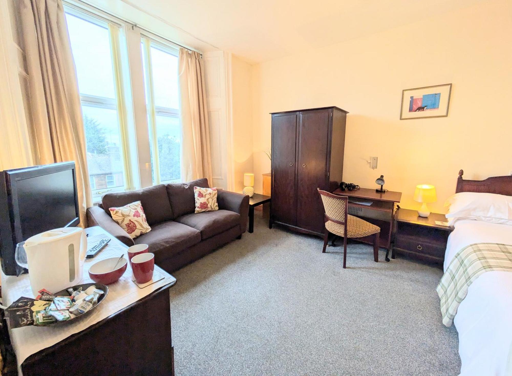 Hollybank - Ensuite Room & Use Of Large Shared Kitchen Dumfries Dış mekan fotoğraf